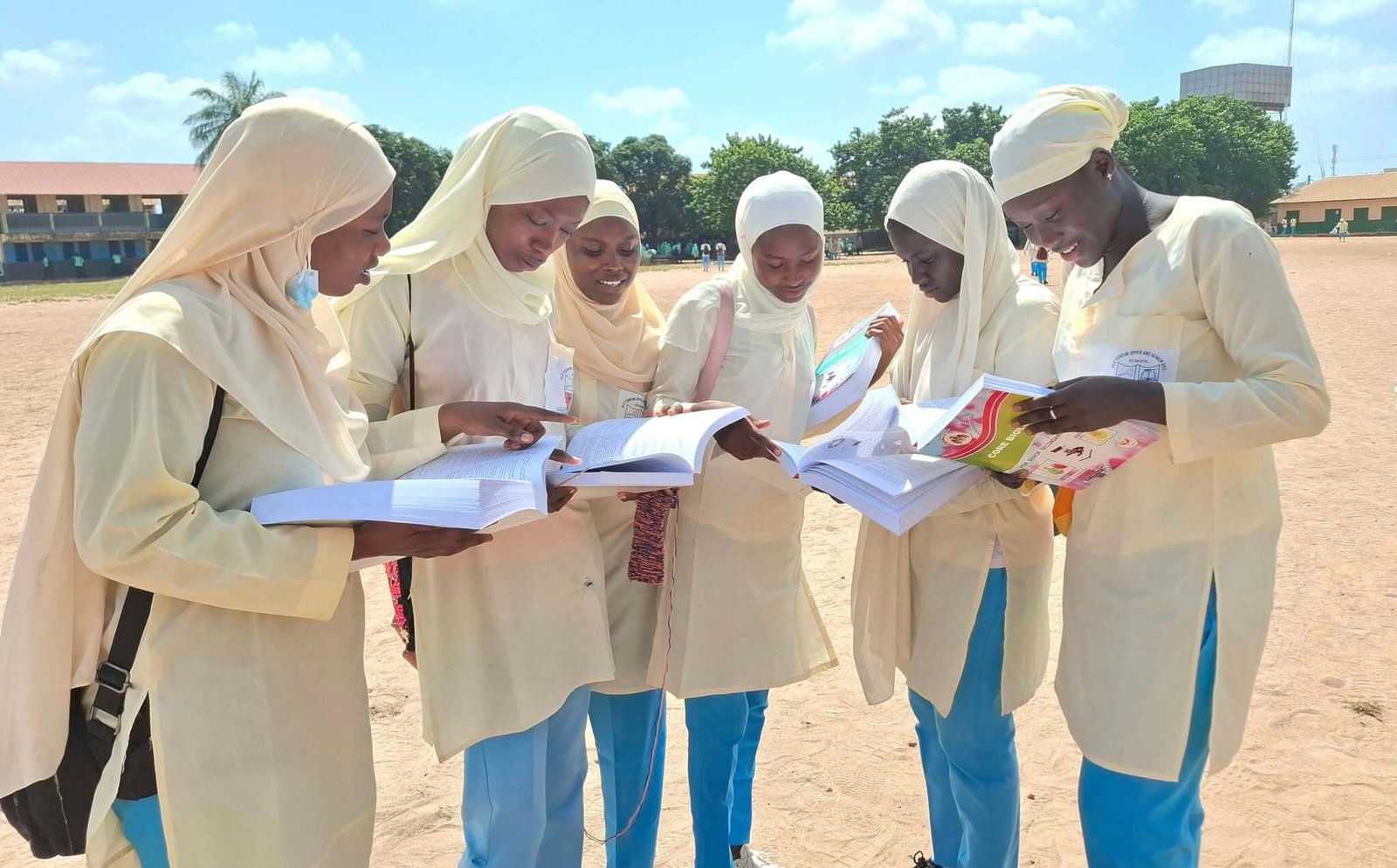 572112414_1222884123195100_6109805663154563557_n